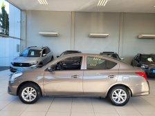Nissan foto 2